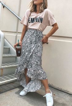 Looks Adidas, Casual Chic Outfits, Casual Outfit Inspiration, Casual Chic Outfit, Chic Outfit, Looks Chic, Spring 2023, Summer Skirts, Mode Inspiration