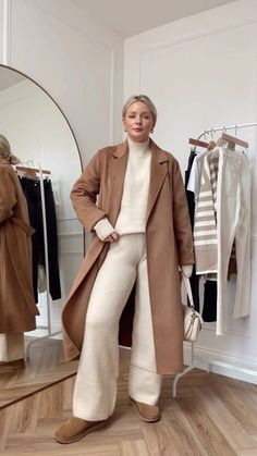 Zara Sets, Beige Winter Outfit, Mango Perfume, Knit Set Outfit, Sunday Ootd, Laura Byrnes, Winter Wear Women, Cream Coat, Outfit Zara