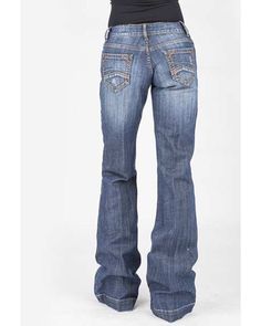 Buffalo Jeans Women Denim, Fashion Trousers Women, Woman Jeans, Swaggy Outfits, Back Pocket, Dream Clothes, Victoria Beckham, Fit Jeans, Trousers Women