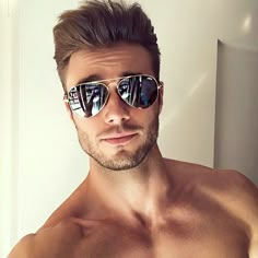 Rayban Aviator Sunglasses, Workout Man, Beard Styles, Mens Glasses, Mirrored Sunglasses Men, Aviator Sunglasses, Haircuts For Men, Beards