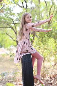 Bunny's Briar dress using Nosh Organics feather print organic cotton jersey // Megan Nielsen Design Diary Virginia, Most Beautiful