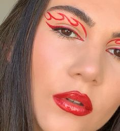 Flame Makeup, Red Glossy Lips, Flow Fest, Coachella Makeup, Red Eyeliner, Rave Ideas, Alt Makeup, Festival Inspo