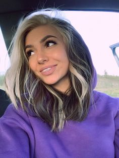 Hair Color With Blonde And Brown, Hair Trends2023, Hairstyles For Women In Their 30s, Short Dark Hair With Money Piece, Brunette With Blonde Front Pieces, Split Dyed Hair Underneath, Edgy Hair Color Ideas, Streaks Hair, Split Dyed Hair