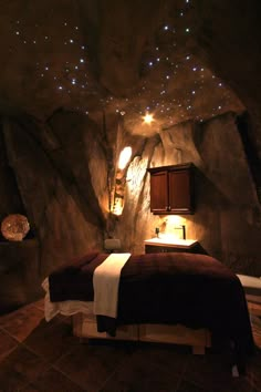 gente Bella Spa and Salon Massage Room, Artificial rock Caves with Fiberoptic Lighting Spa Massage Therapy, Deco Spa, Spa Room Ideas, Massage Room Ideas, Massage Room Decor, Therapy Rooms, Dream Spa