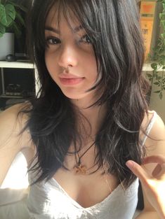 Haircut Length Ideas, Medium Hair With Layers Wavy, Choppy Long Layered Haircuts Straight, All Around Layers Long Hair, Dark Brown Medium Length Hair With Bangs, Lobs With Layers, Choppy Goth Hair, Shag Unstyled, Haircuts For Latinas