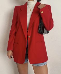 Red Blazer Summer Outfit, Outfit Saco Rojo, Outfits Saco Rojo, Blazer Rojo Outfit Noche, Outfit Blazer Rojo, Outfits Con Blazer Rojo Formal, Blazer Rosso Outfit, Fitted Red Trendy Blazer, Casual Luxury Red Blazer