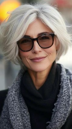 Beauty and Makeup: #beauty, #makeup, #skincare, #haircare 70 Year Old Women, Edgy Pixie Cuts, Haircuts For Women Over 50, Hairstyles Pictures, Stylish Short Haircuts, Short Haircuts For Women, Sleek Bob, Middle Aged Women