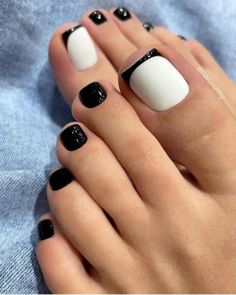 Spring Toe Nail Designs, Black Toe Nails, Fall Toe Nails, Feet Nail Design, Nail Painting