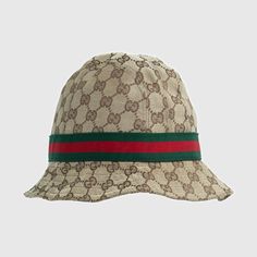 #CV24050212 ---------------------------------------------------------- Name: GUCCI Monogram Bucket Hat Vintage 00s ---------------------------------------------------------- Condition: 9/10 Excellent condition! There are some minor scratches on the logo. ---------------------------------------------------------- Size: S Circumference length: 22 inch / 56 cm ---------------------------------------------------------- Shipping: "All items are shipped by USPS(Express UPS) post within 3 business days Gucci Vintage, Gucci Monogram, Hats Vintage, 9 And 10, Vintage Gucci, Ups, Caps Hats, Bucket Hat, Accessories Hats