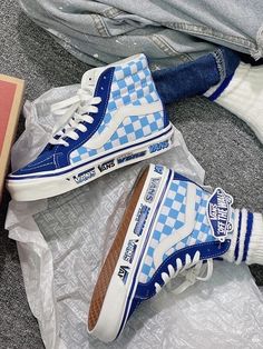 Vans Shoes Fashion, Vans Aesthetic, Vans Vintage, Mens Vans Shoes, Diy Sneakers, Basket Style, Cute Sneakers, Shoe Inspiration