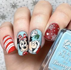 Christmas Nails Characters, Christmas Stitch Nails, Mickey Mouse Christmas Nails, Christmas Nails Disney, Christmas Disney Nails, Disney At Christmas