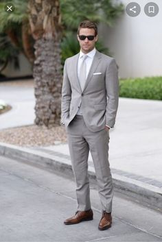 Men Suits Prom, Wedding Suits Men Blue, Wedding Suits Men Grey, Light Gray Wedding, Grey Suit Wedding, Grey Suit Men, A Man In A Suit, Light Grey Suits, Man In A Suit