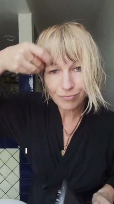 A quick and easy tutorial of how I style my French Bob Messy French Bob With Bangs, Styling French Bob, French Bobs With Bangs, Styling A French Bob, Diy French Bob Haircut, French Bob Thinning Hair, French Bob Styling Tutorial, Messy French Bob, Italian Bob Vs French Bob