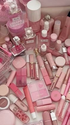 Pink Things Aesthetic, Aesthetic Pink Things, Cute Girly Makeup, Blush Aesthetic, Wallpers Pink, Pink Skincare, Preppy Makeup, All Things Pink, Girly Makeup