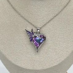 Exquisite Heart Purple Crystal Butterfly Pendant Necklace ~ Brand New ~ Measurements in photo This is Costume Jewelry All SHIPPING IS SENT USPS GROUND ADVANTAGE. COMES FROM A SMOKE FREE HOME.  Fast Shipping & Free Returns High Quality Pieces Sizes & Colors May Very WE STRIVE FOR AMAZING CUSTOMER SERVICE: We want to make sure you love your Product ! Please reach out with any feedback you have; we like to hear from you. We typically respond within 24 hours. Jewelry Care:                     * If T Purple Necklace Set, Necklace Png, Aesthetic Beads, Heart Purple, Prom Necklaces, Purple Accessories, Blue Crystal Necklace, Star Charm Necklace, Crystal Butterfly