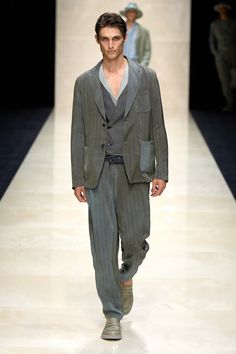 Giorgio Armani Spring 2025 Menswear Fashion Show | Vogue Men Fashion Week, Men Fashion Show