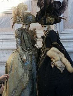 Venetian Carnival Costume, Venetian Costumes, Fancy Clothing, Venice Carnival Costumes, Costume Carnaval, Pierrot Clown, Baba Jaga, Venice Mask, Venetian Carnival Masks