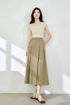 Urban Casual A-Line Skirt Office Skirt Outfit, Smart Casual Office, Office Skirt, High Waisted Maxi Skirt, Pleated Maxi Skirt, Pleated Maxi, Fashion Design Clothes, Office Outfits, A Line Skirts