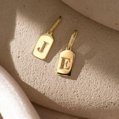 14k SOLID GOLD Initial Tag Charm Custom Engraved Letter - Etsy Initial Tag Necklace, Letter Pendant Necklace, Simple Gift Wrapping, Charm Necklace Silver, Solid Gold Chains, Gift Bows, Etsy Bridesmaid Gifts, Gold Initial, Letter Pendants