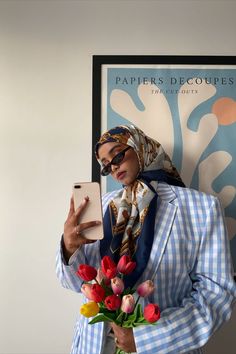 Square Scarf Styling, Vintage Head Scarf Outfit, Head Scarf Photoshoot, Headscarf Photoshoot, Scarf Photoshoot Ideas, Vintage Headscarf Aesthetic, Square Scarf Hijab, Aesthetic Hijabi Outfits, Kuffiyeh Girl Aesthetic