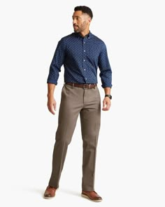 Signature Khakis, Straight Fit – Dockers® Mens Semi Formal Wear, Business Casual Men Work, Khaki Pants Outfit, Khakis Outfit, Male Outfit, Mens Business Casual Outfits, Shirt Outfit Men, No Wrinkles, Pants Outfit Men