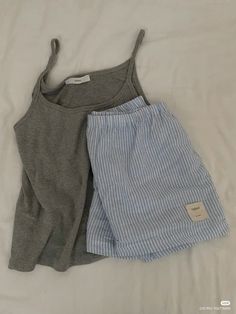 Cute Pjs Aesthetic Sleepwear, Summer Pajamas Aesthetic, Cute Pajamas For Women Aesthetic, Pjs Outfits Aesthetic, Comfy Pjs Aesthetic, Aesthetic Pijamas, Pijama Aesthetic, Pyjamas Aesthetic, Pjs Aesthetic