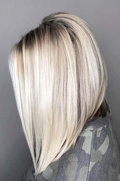 Icy Blonde Inverted Bob #mediumlengthhairstyles #mediumhair #hairstyles #invertedbob #blondebalayage Haircut Women Long, Blonde Inverted Bob, Long Bob Blonde, Inverted Bob Haircuts, Haircut Women, Medium Length Hairstyles, Wavy Bob Hairstyles, Icy Blonde