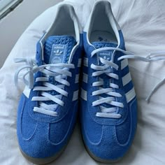 Colorful Adidas Shoes, Adidas Gazelle Colors, Blue Shoes Outfit, Adidas Superstar Women, Adidas High Tops, Leopard Print Shoes, Burgundy Shoes, Adidas Shoes Women, Adidas Girl