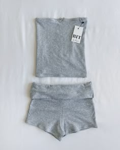 Casual Tube Top Outfit, Two Piece Set Aesthetic, Outfit Ideas On Bed, Matching Summer Sets, Fold Over Shorts, Cute Bra Sets, Where To Buy Shorts, Shorts And Crop Top Outfits, Cute Sets Two Pieces