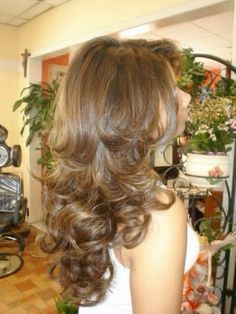 Bottom Curls For Long Hair, Choppy Layers For Long Hair Wavy, Loose Curls Layered Hair, Fancy Down Hairstyles, Curled Hair Down, Hairstyles For Winter Formal, Layered Haircuts For Long Hair Wavy, Long Curly Layered Hair, Curly Hair With Volume