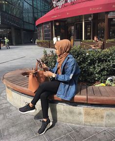 Hijabi Modest Outfits, Modern Dresses, Hijabi Outfit, Hijab Outfits, Muslim Hijab, Muslim Outfits, Muslimah Fashion Outfits