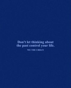 an airplane is flying in the sky with a quote on it that says, don't let thinking about the past control your life