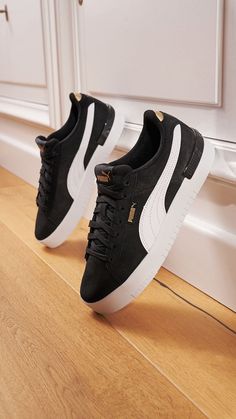 deichmann, deichmannschuhe, schuhe, sneaker, puma, schwarz, weiß, sportlich, gemütlich, stylish, style, styling, fashion, trends, trendy, streetstyle, idea, idee, inspo, colour, shoes, schuhe kombinieren, outfit, ootd, shoecam, model, inspiration, content, girls, unique, women, aussehen, look Colour Shoes, Damen Outfit, Styling Fashion, Girls Unique, Unique Women, Puma Sneaker, Ootd, Models, Sneakers