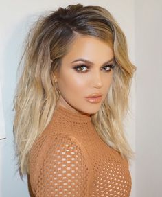 Another taping of Revenge Body down! Happy Monday loves!!! by khloekardashian Khloe Kardashian Hair, Kardashian Hair, Penteado Cabelo Curto, Hair Envy, Khloe Kardashian, Hair Dos, Ombre Hair