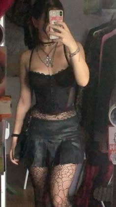 leather skirt corset top grunge riotgrrrl emo summer goth outfit Grunge Corset, Gothic Summer Outfits Grunge, Corset Top Outfit Aesthetic, Leather Corset Top Outfit, Alternative Outfits Summer, Aesthetic Skirt Outfit, Goth Skirt Outfit, Summer Alternative Outfits, Goth Outfits Summer