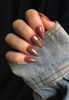 Different Acrylic Shapes, Shorter Oval Nails, Brown Acrylic Nails Almond, Earthy Nail Colors, Novemember Nails, Neutral Nails Fall, Fall Neutral Nails, Chic Fall Nails, Terracotta Nails