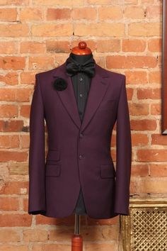 De La Garza Plum suit / mens fashion / mens style Plum Suit Men, Plum Groom Suit, Plum Suits For Men, Plum Suit, Coat Suit For Men, Wedding Party Dress Guest, All Black Suit, Wedding Tux, Blazer Outfits Men