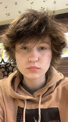 Short Hairstyles For Trans Men, Closeted Transmasc Haircut, Transmasc Haircut Square Face, Transmasculine Haircut, Gender Affirming Haircut Ftm, Trans Masc Mullet, Masculine Haircut Ftm Straight Hair, Ftm Haircuts Straight Hair Round Face