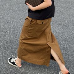 Olivia Mark - High-Waisted Vintage Khaki Utility Skirt with Classic Design Elements Utility Skirt, Half Skirt, Types Of Skirts, Olivia Mark, A Line Skirt, A Line Skirts, Design Elements, Classic Design, Pencil Skirt