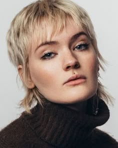 Neutral Fleur, Lesbian Hair, Mullet Haircuts, Julia Marie, Messy Pixie Haircut, Pixie Mullet, Short Shaggy Haircuts, Funky Short Hair, Short Hairstyles Fine