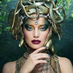 Costume Medusa, Diy Headpiece, Karneval Diy, Cane Toad, Black Eye Pencil, Snake Hair