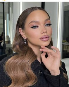 Dramatic Eyeshadow Looks, Beauty Poetry, Learning Makeup, Dramatic Eyeshadow, Makeup Moodboard, Maquillage On Fleek, Cheek Fillers, Long Shiny Hair, Glam Doll