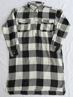 "Description: Up for sale is an Old Navy women's long sleeve soft flannel shirtdress. The size is large 10/12 (juniors). It is made of 55% cotton/45%rayon. This shirt has a black & white check pattern. It has a full button front with 2 button-flap breast pockets. It features roll-tab sleeves. It is in excellent condition. Please check the measurements before ordering. Bust (armpit to armpit) 18.50\" Sleeve Length (Shoulder seam-bottom cuff) 18.50\" Back Length (bottom of neck seam - bottom of He Cotton Shirts Women, Eddie Bauer Women, Mens Flannel, Old Navy Women, Soft Flannel, Check Pattern, Dress Clothes For Women, Flannel Shirt, Cotton Shirt