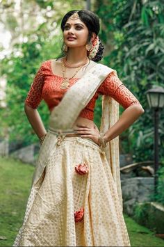 Onam Pics, Saree Bride, Best Indian Wedding Dresses, Half Sarees, Kerala Saree, Traditional Blouse Designs, Set Saree, Engagement Outfit