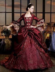 Burgundy dress inspired by 18th century fashions. Gaun Abad Pertengahan, Southern Belle Dress, Period Dress, Victorian Period, Queen Dress, Ball Gowns Evening