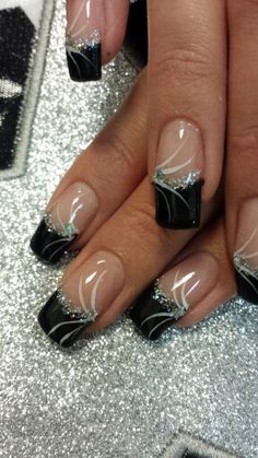 Schwarze Gelspitze mit Gitter und Sterne und weiße Linien Black Bridal Nails, Homecoming Nails Acrylic, Ombre Nail Art Designs, Bright Nail Designs, Silver Nail Art, Formal Nails, Art Deco Nails, Manicure Nail Designs, French Tip Nail Designs