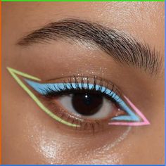 Eye makeup | eyeliner | bold eyeliner | colorful eyeliner | winged eyeliner Color Eyeliner Makeup, Bold Eyeliner, Cute Eye Makeup, Easter Makeup, Graphic Makeup, Rave Makeup, Graphic Eyeliner, Smink Inspiration, Eye Makeup Designs