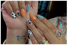 Turquoise Western Nails, Western Style Nails, Western Nail Ideas, Country Acrylic Nails, Sns Nails Designs, Cow Prints, Country Glam, Western Nails, Country Nails