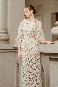 Mean Blvd, Lace Midi, Lace Midi Dress, Neck Lace, Classy Dress, Looks Vintage, Womens Midi Dresses, Feel Confident, Simple Dresses