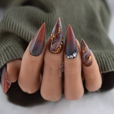 Natural Witchy Nails, Natural Almond Nails Designs, Natural Almond Nails, Fall Dip, Bronze Autumn, Classic Nail, Witchy Nails, Painting Skills, Pointed Nails